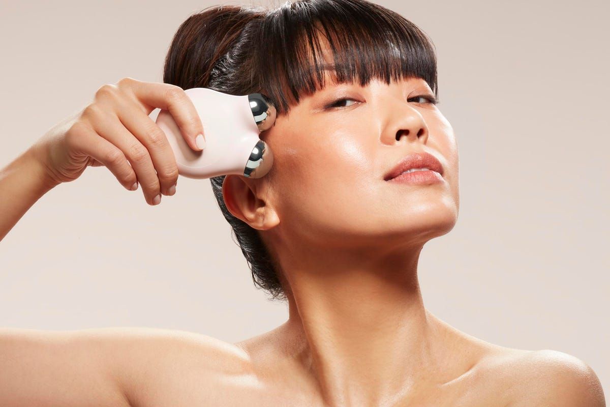 NuFACE Trinity in 10-minute facial protocol, the real four-sessions-a-week ritual