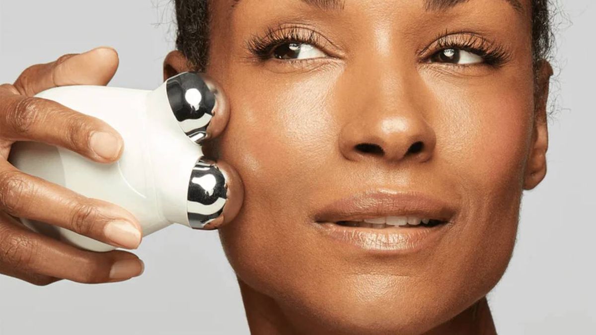 NuFACE Trinity microcurrent device, facial toning and lifting