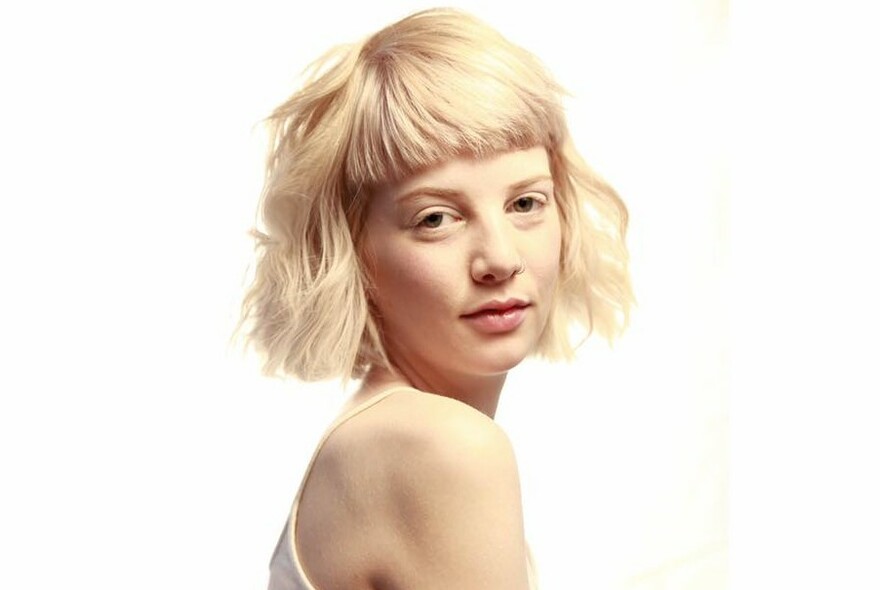 Saint Louie Hair, lifestyle moment at the bench